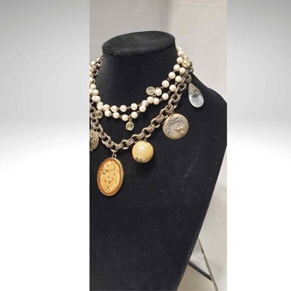 Vintage Ladies Charm Necklace with 2 Strands Pearls Fashion Jewelry 17in Long - Picture 4 of 9